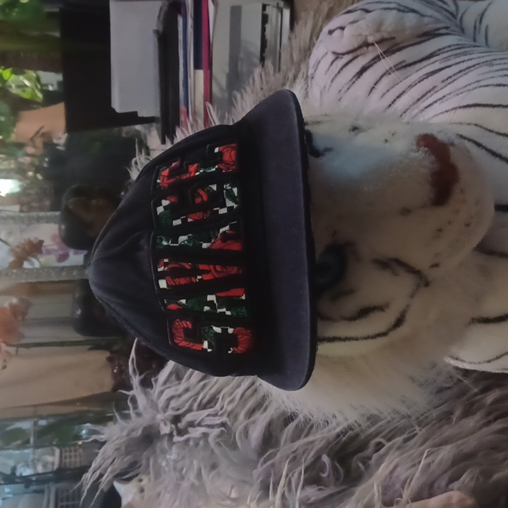 TOP LEVEL "SAVAGE" Black Cap with Rosees Embroidery
